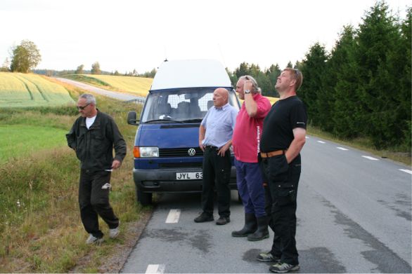 Följebilen väntar