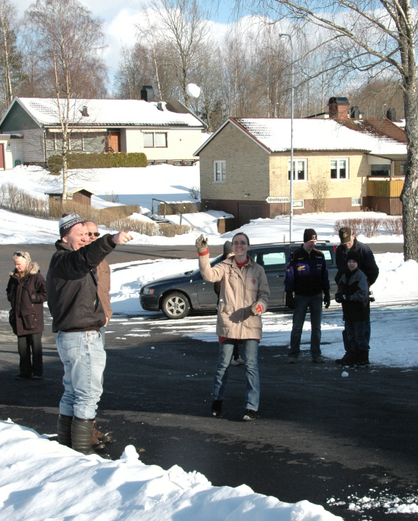 Snöbollkastning i brist på bättre sysselsättning