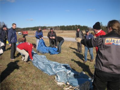 Höljet packas.