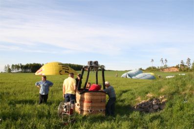Ballongerna görs klara för start