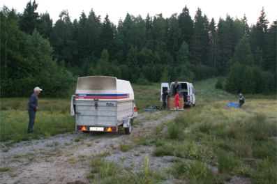 Två andra ballonger placeras