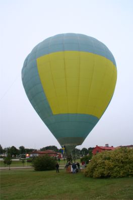 Fyller ballongen