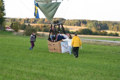 Ballongen stilla på marken