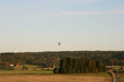 Ballongen närmar sig Hedekas