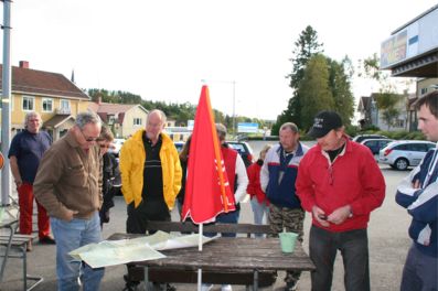 Samling vid kiosken